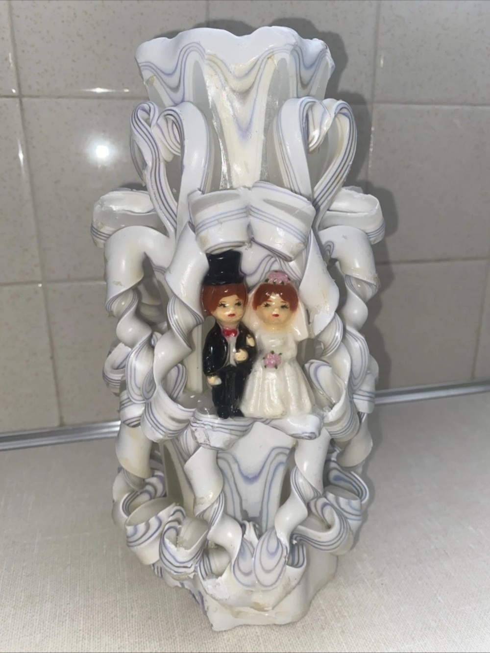 Vtg Wedding Designs By Wax Works Candle Bride and Groom Figures Hearts